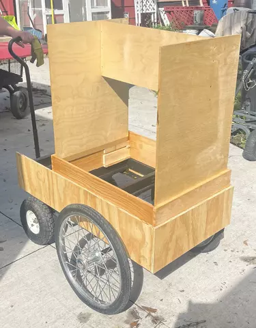 Rear view of organ on wheels