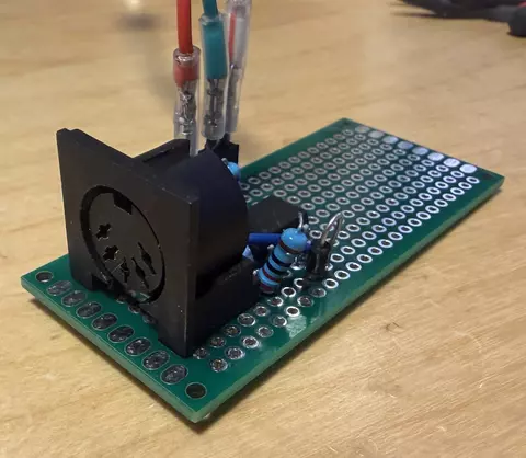 Small circuit with MIDI in and three wires out